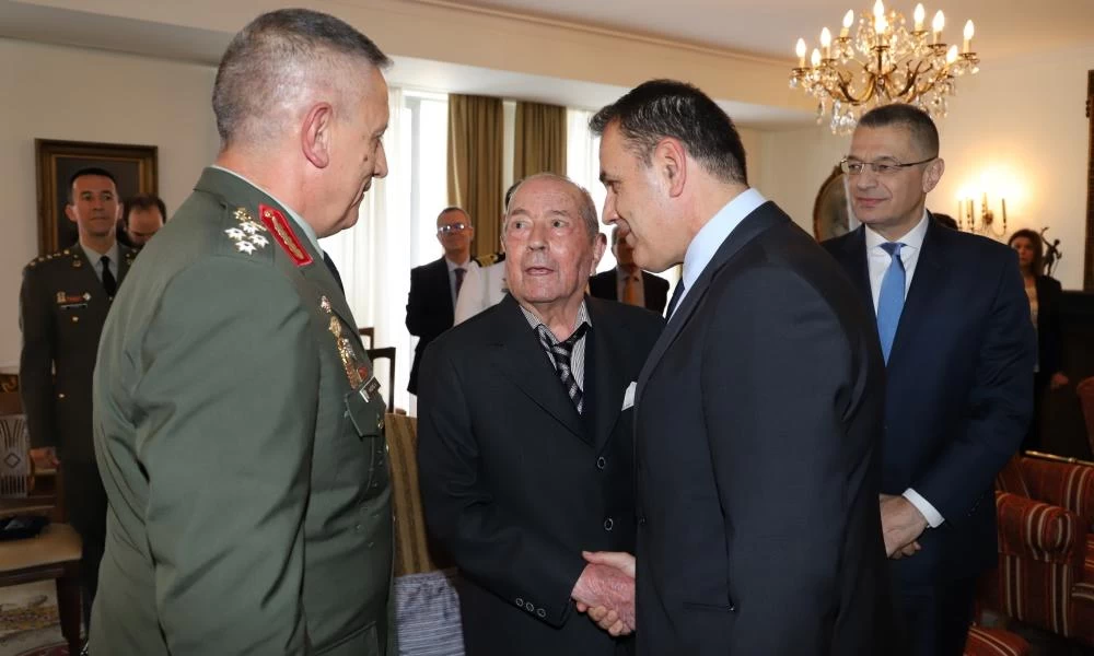  Ιάκωβος Τσούνης: Δωρεά στις Ένοπλες Δυνάμεις 23 εκατ. ευρώ και 60 αποβατικά σκάφη